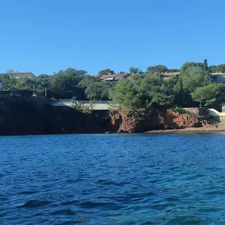 Feriehus Maison 8p, Superbe Vue Mer, Piscine 25x10m, 300m Plage, Tennis, Domaine Securise Saint-Raphaël